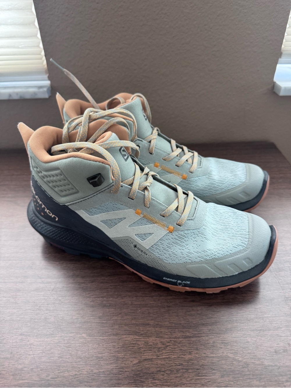 Salomon | Hiking Boots | Size 8.5